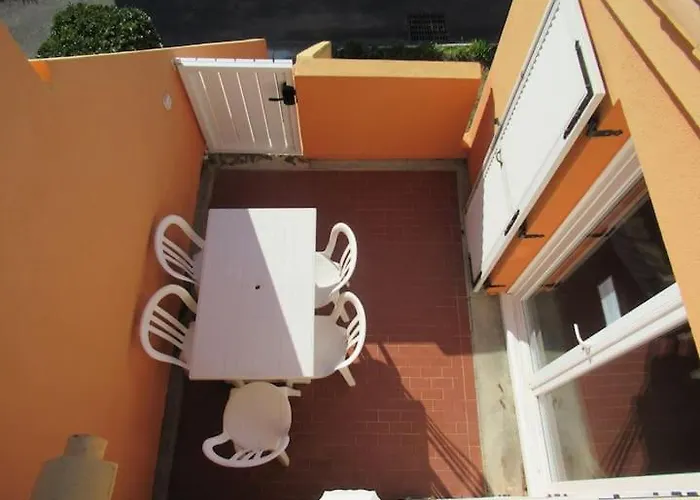 Climatise 4 Places De 25 M2 Avec Mezzanine, Terrasse * Агд