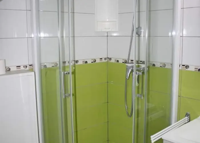 Climatise 4 Places De 25 M2 Avec Mezzanine, Terrasse Агд